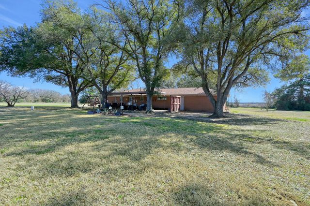 14826 Fm 1452 W, Normangee, TX 77871