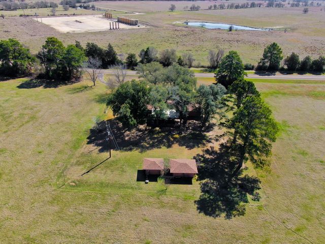 14826 Fm 1452 W, Normangee, TX 77871