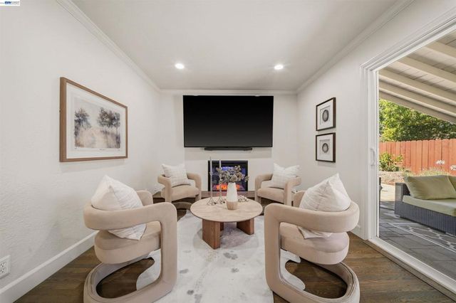 7365 Tulipwood Circle, Pleasanton, CA 94588