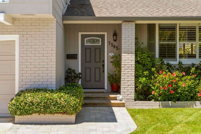 7365 Tulipwood Circle, Pleasanton, CA 94588