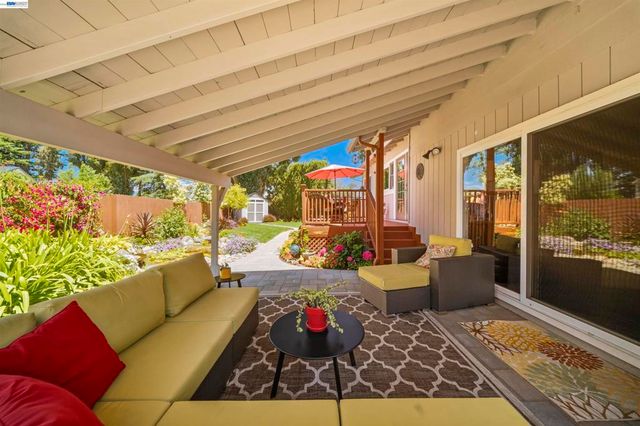 7365 Tulipwood Circle, Pleasanton, CA 94588