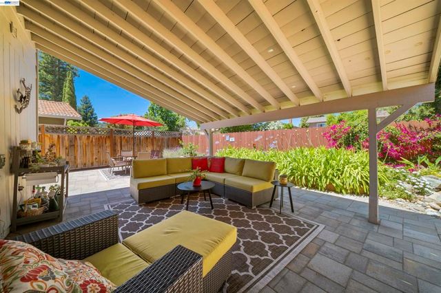 7365 Tulipwood Circle, Pleasanton, CA 94588