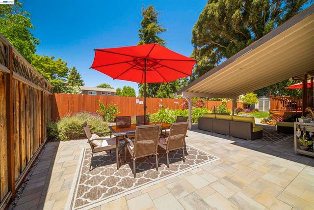 7365 Tulipwood Circle, Pleasanton, CA 94588