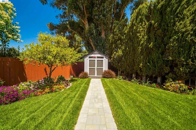 7365 Tulipwood Circle, Pleasanton, CA 94588