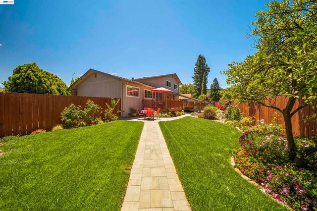 7365 Tulipwood Circle, Pleasanton, CA 94588