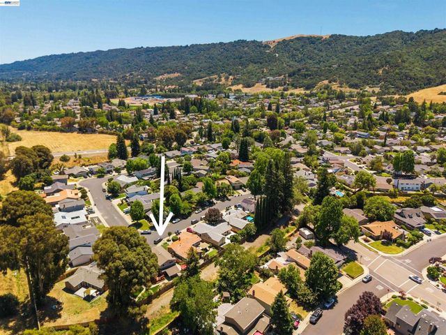 7365 Tulipwood Circle, Pleasanton, CA 94588