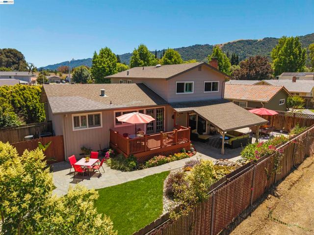 7365 Tulipwood Circle, Pleasanton, CA 94588