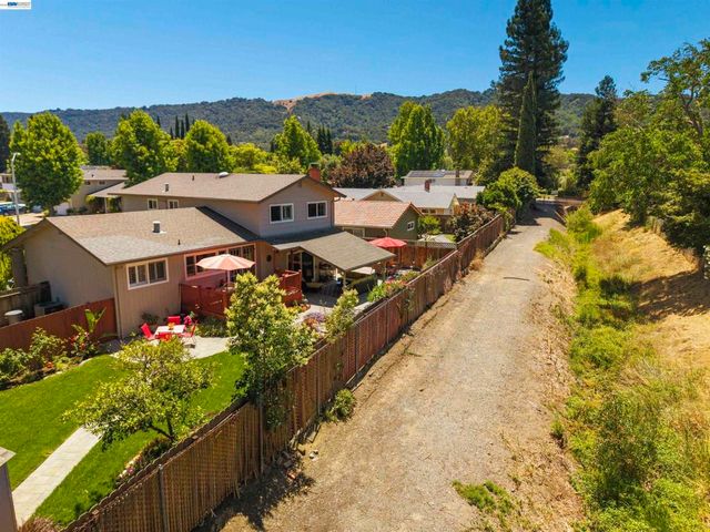 7365 Tulipwood Circle, Pleasanton, CA 94588