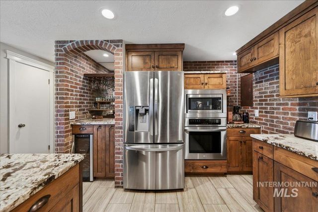 4230 N Patriot Cir, Meridian, ID 83646