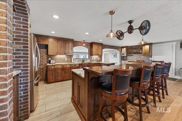 4230 N Patriot Cir, Meridian, ID 83646