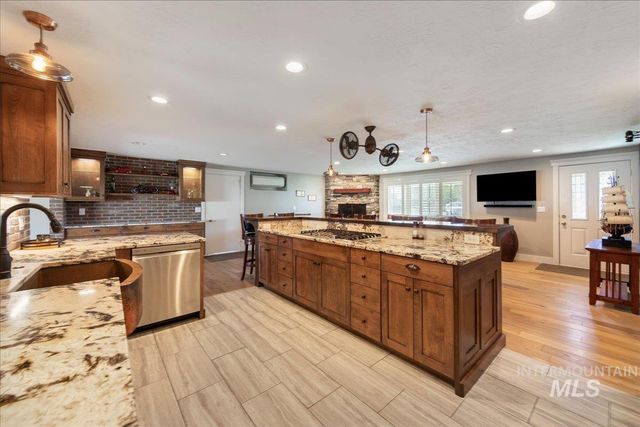 4230 N Patriot Cir, Meridian, ID 83646