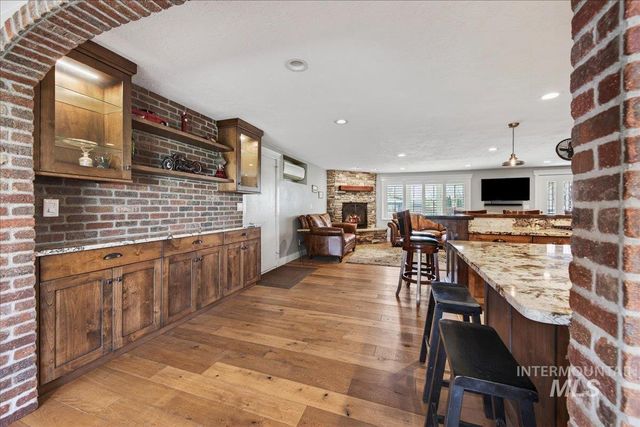 4230 N Patriot Cir, Meridian, ID 83646