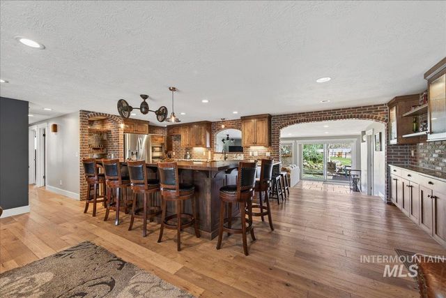 4230 N Patriot Cir, Meridian, ID 83646