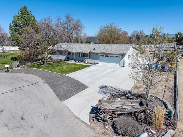 4230 N Patriot Cir, Meridian, ID 83646