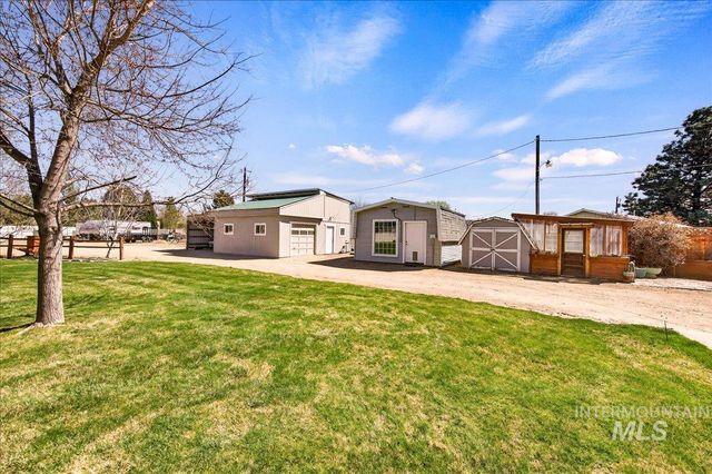 4230 N Patriot Cir, Meridian, ID 83646