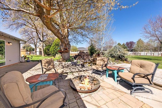 4230 N Patriot Cir, Meridian, ID 83646