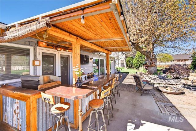 4230 N Patriot Cir, Meridian, ID 83646