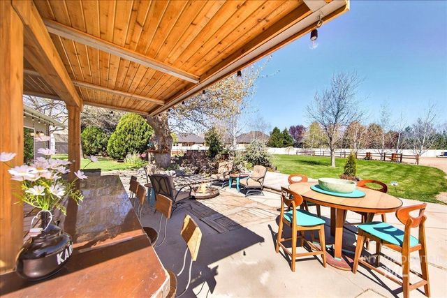 4230 N Patriot Cir, Meridian, ID 83646