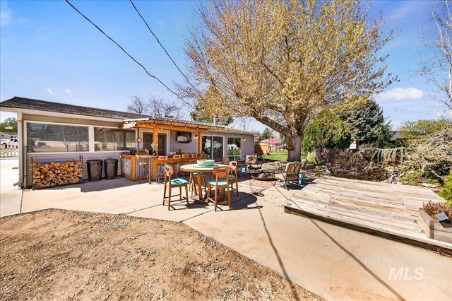 4230 N Patriot Cir, Meridian, ID 83646