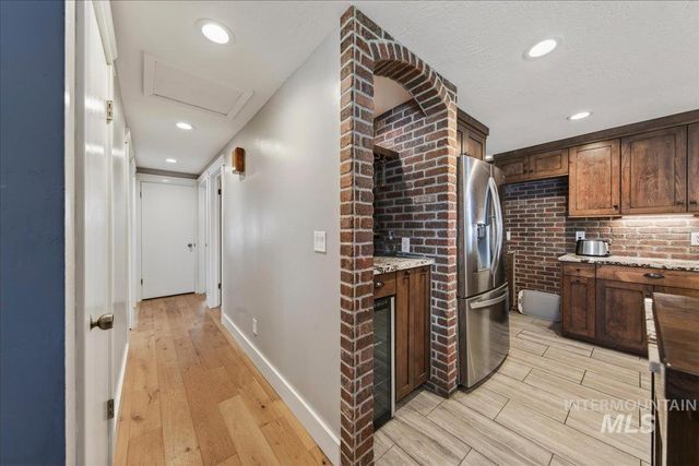 4230 N Patriot Cir, Meridian, ID 83646