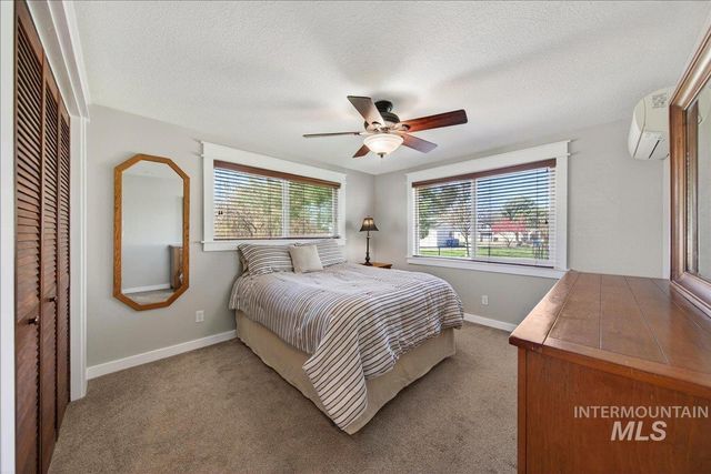 4230 N Patriot Cir, Meridian, ID 83646