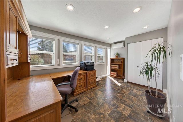 4230 N Patriot Cir, Meridian, ID 83646