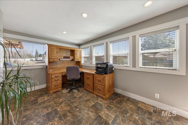 4230 N Patriot Cir, Meridian, ID 83646