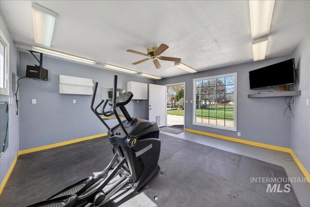 4230 N Patriot Cir, Meridian, ID 83646