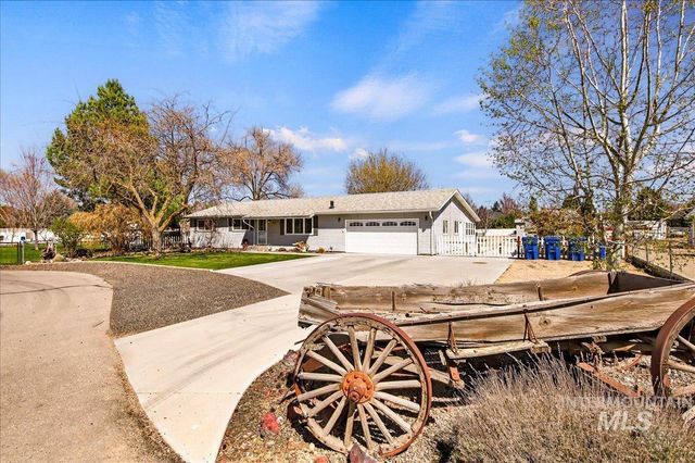 4230 N Patriot Cir, Meridian, ID 83646