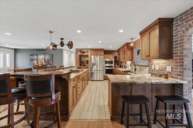 4230 N Patriot Cir, Meridian, ID 83646