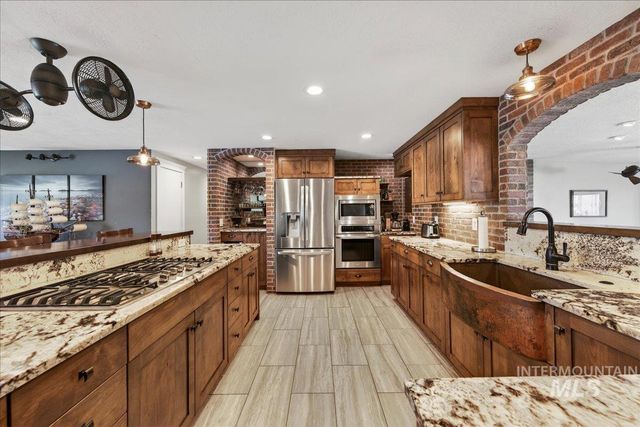 4230 N Patriot Cir, Meridian, ID 83646