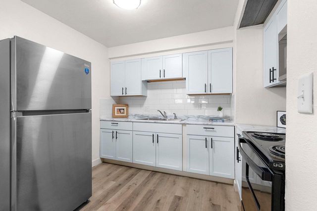 714 N BATEMAN STREET, Appleton, WI 54911