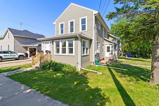 714 N BATEMAN STREET, Appleton, WI 54911