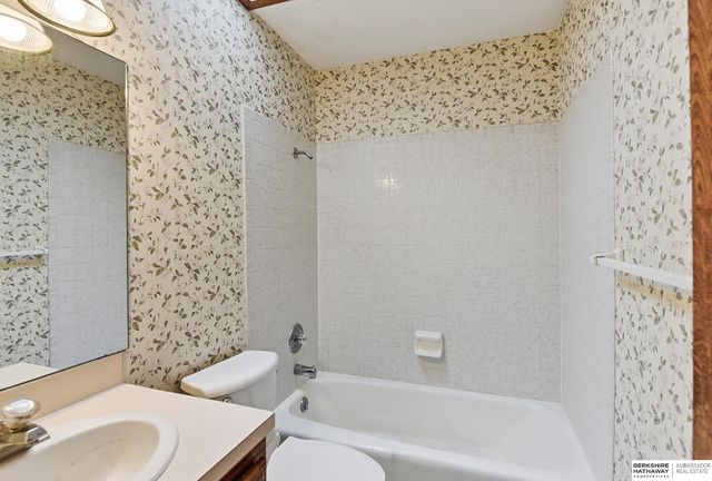 3105 S 145th Avenue, Omaha, NE 68144