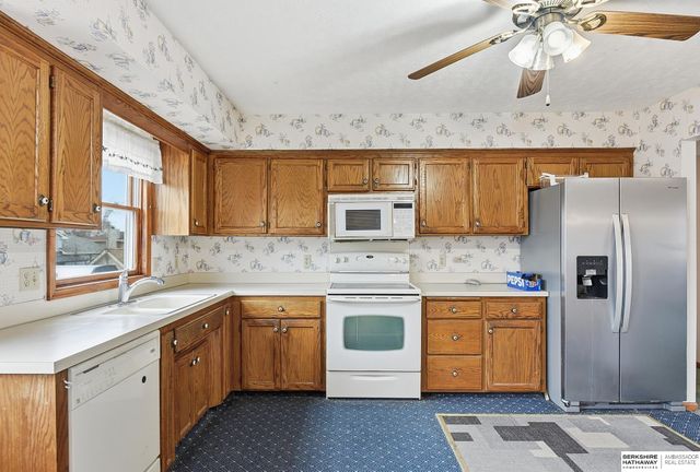 3105 S 145th Avenue, Omaha, NE 68144