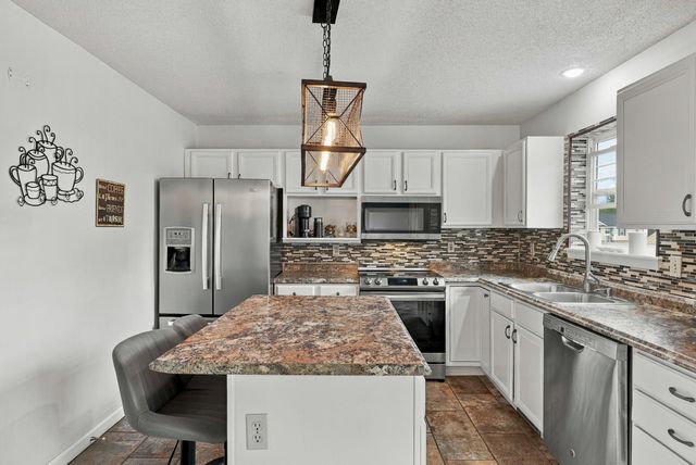 3708 TRIPLE CROWN DR, Columbia, MO 65202