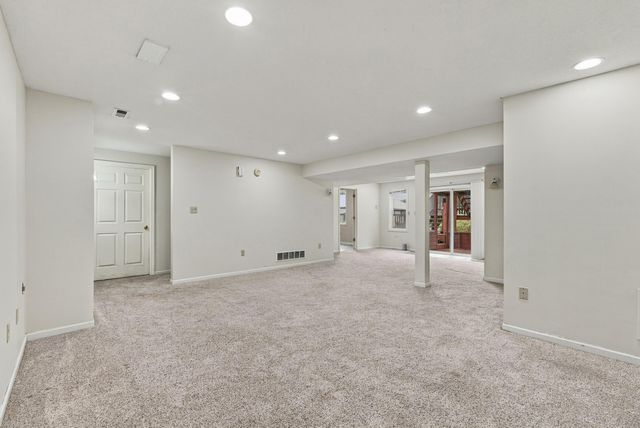3708 TRIPLE CROWN DR, Columbia, MO 65202