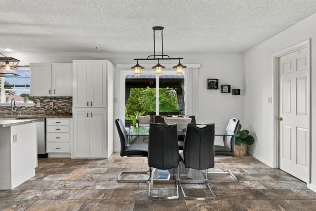 3708 TRIPLE CROWN DR, Columbia, MO 65202