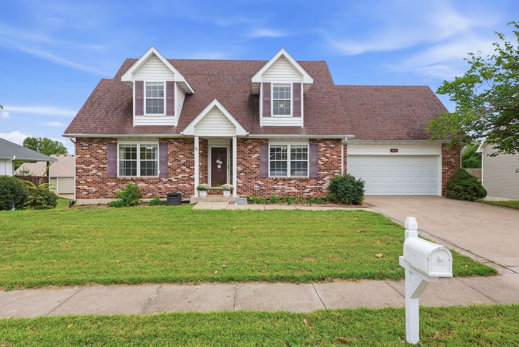 3708 TRIPLE CROWN DR, Columbia, MO 65202