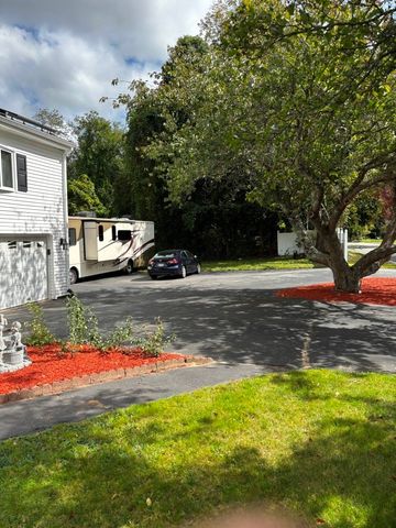 91 Hayward Ave, Brockton, MA 02301