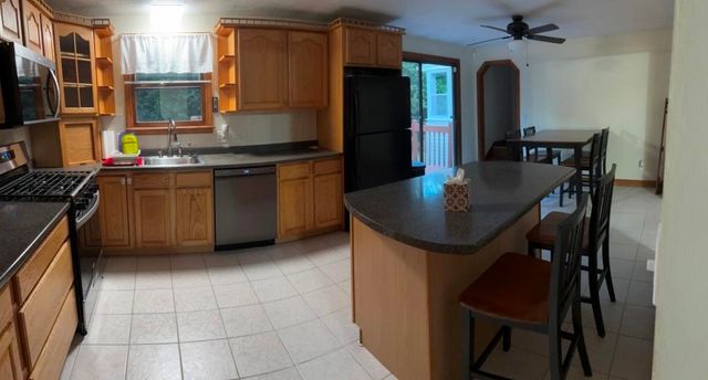 91 Hayward Ave, Brockton, MA 02301