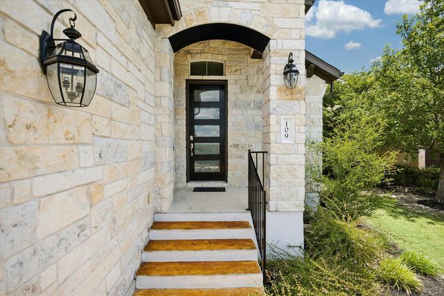 109 Beneteau DR, Austin, TX 78738