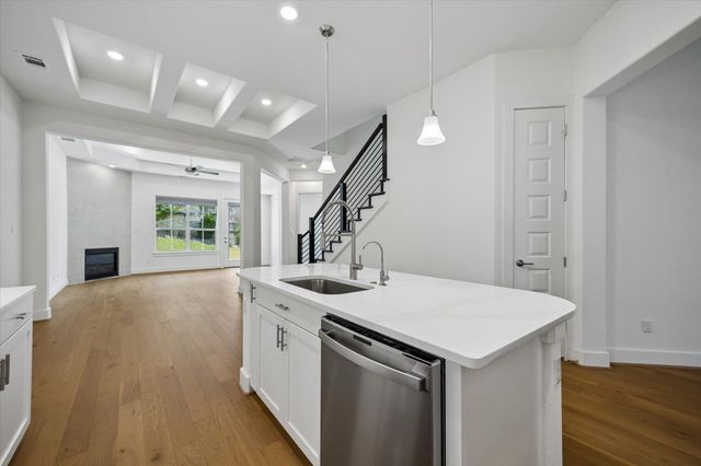 109 Beneteau DR, Austin, TX 78738