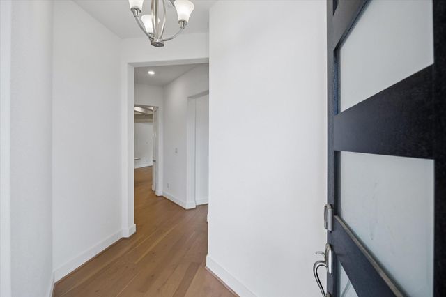 109 Beneteau DR, Austin, TX 78738