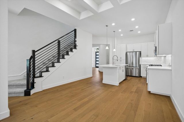 109 Beneteau DR, Austin, TX 78738