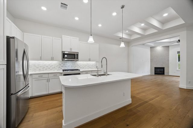109 Beneteau DR, Austin, TX 78738