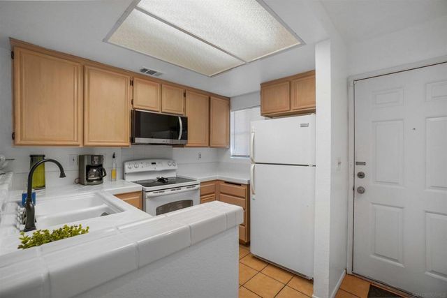 8966 Arlingdale Way, Spring Valley, CA 91977