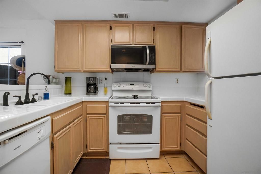 Image 3 of property listing at 8966 Arlingdale Way, Spring Valley, CA 91977