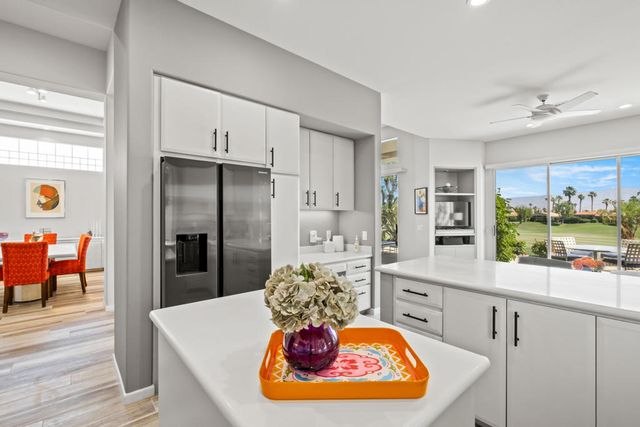 260 Tomahawk Drive, Palm Desert, CA 92211