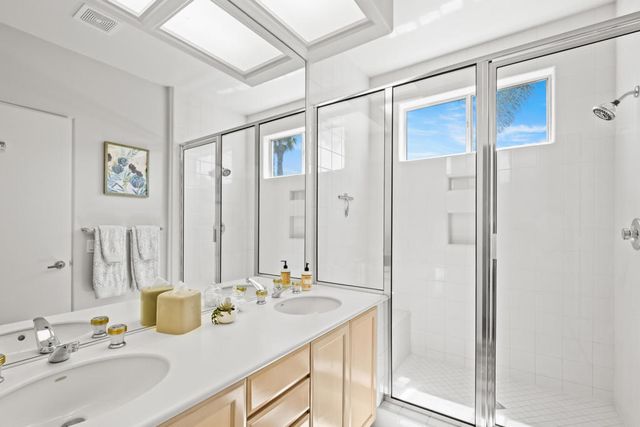 260 Tomahawk Drive, Palm Desert, CA 92211